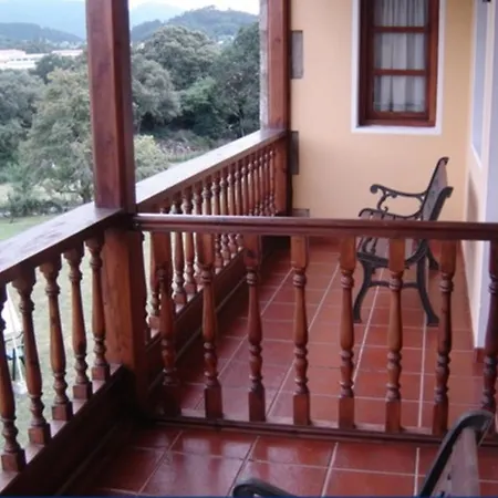 La Montanesa Posada De Llanes