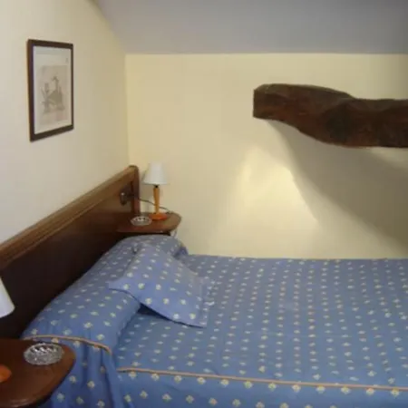 La Montanesa Posada De Llanes