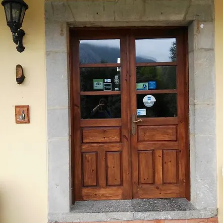 La Montanesa Posada De Llanes