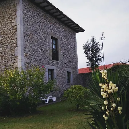 La Montanesa Posada De Llanes